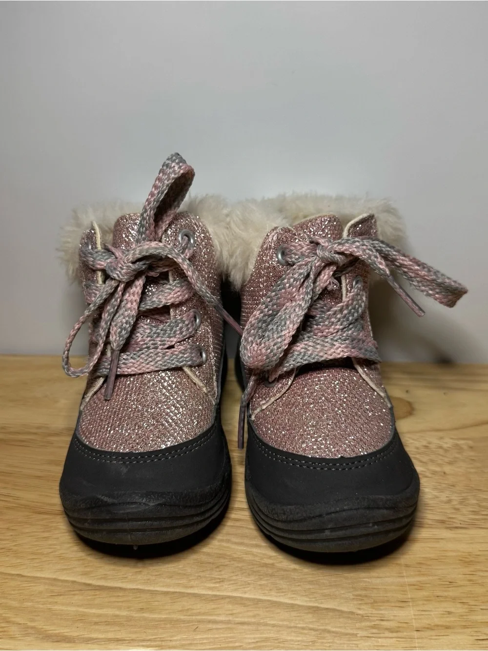 OshKosh B'gosh Toddler Girls 6M Pink Sparkle Lace Up Faux Fur Winter Boots
